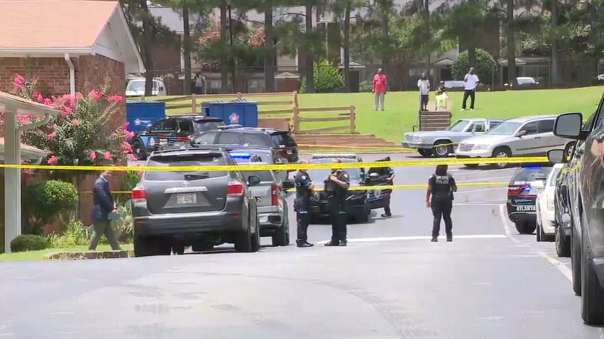 2 dead in southeast Atlanta apartment shooting
