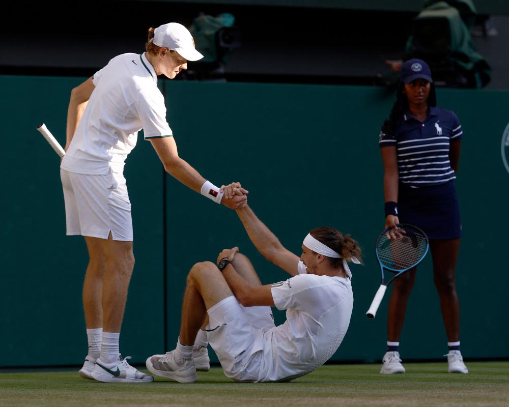 Fleeting window slammed shut as Zverev gets lost in the Sinner zone