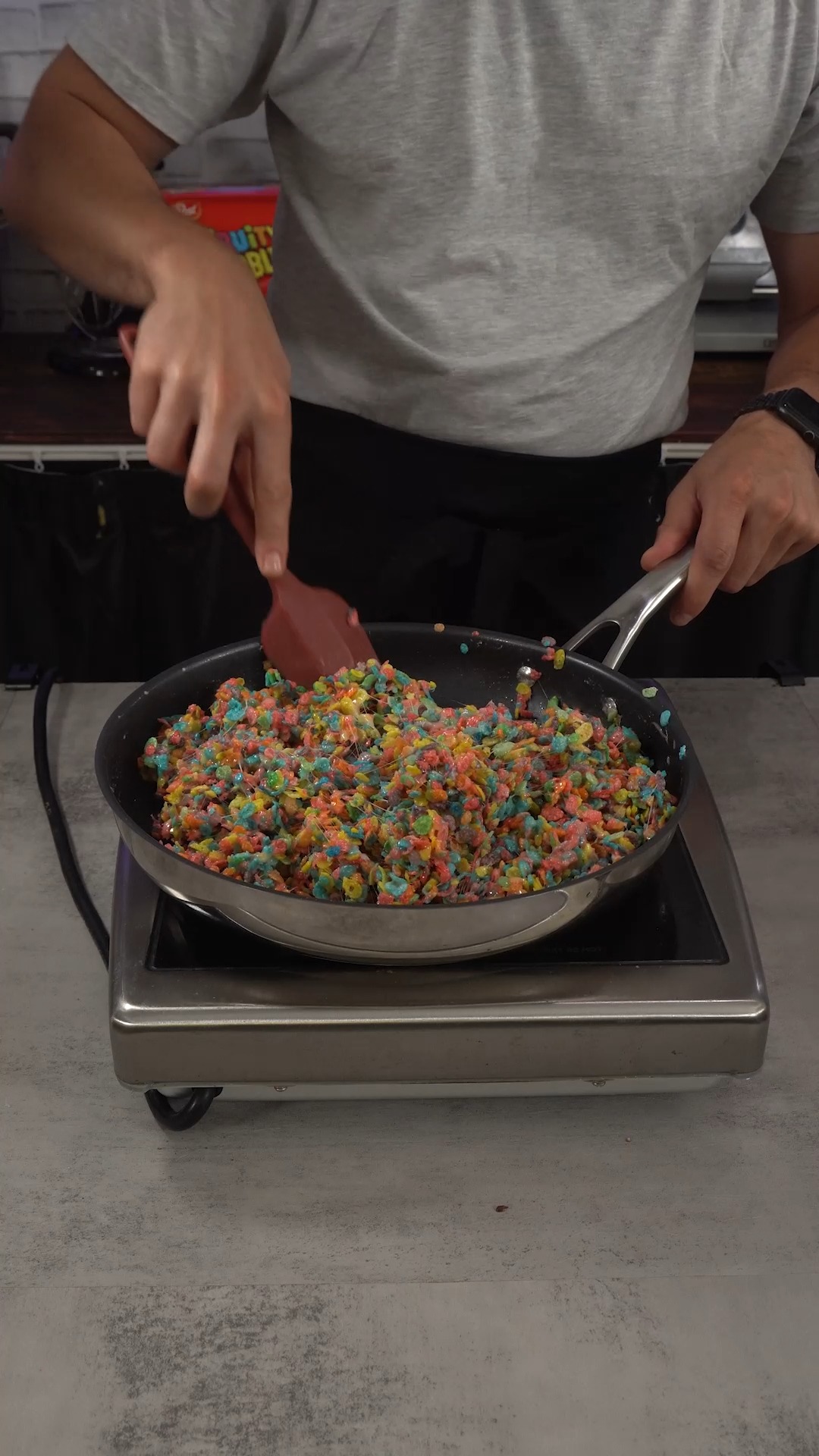 Fruity Pebbles cheesecake pie