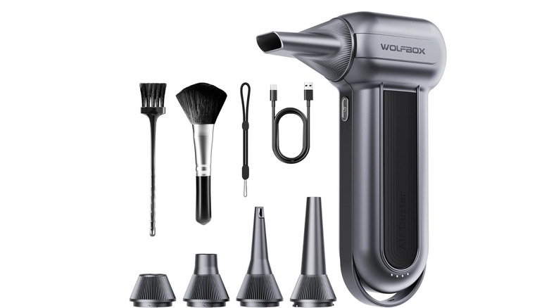 Wolfbox air duster with all the accessories it comes with