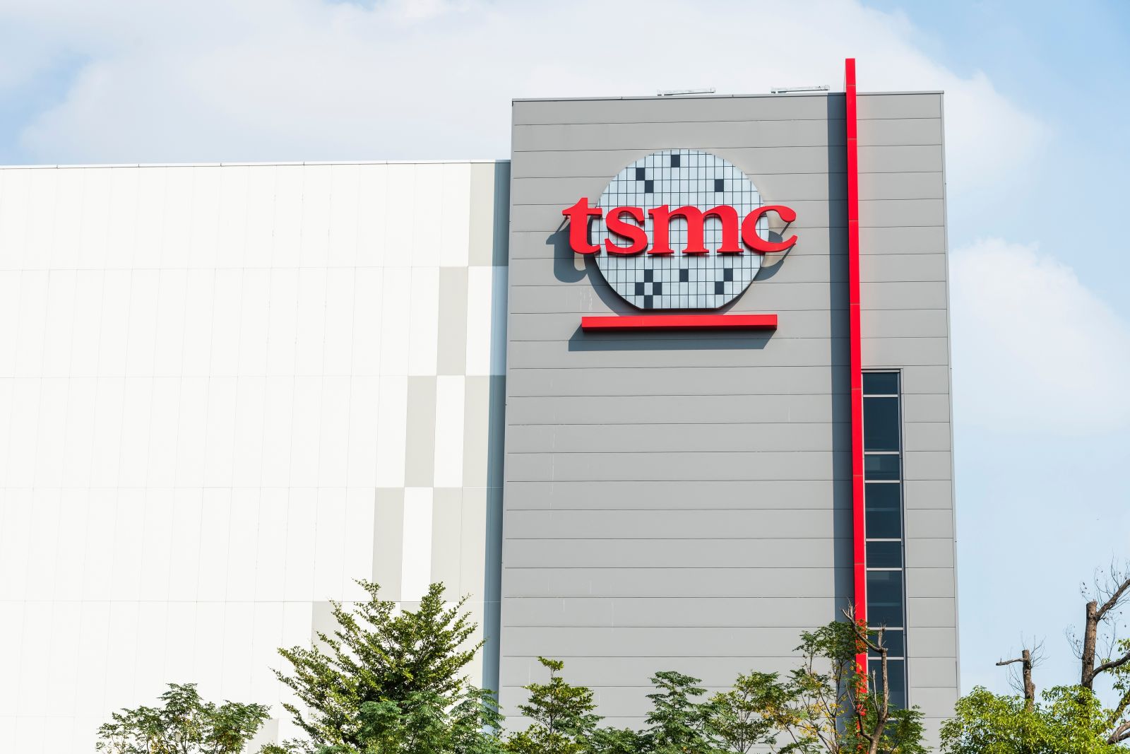 Taiwan Semi stock is approaching fair value ahead of July 16. How to play TSM here.