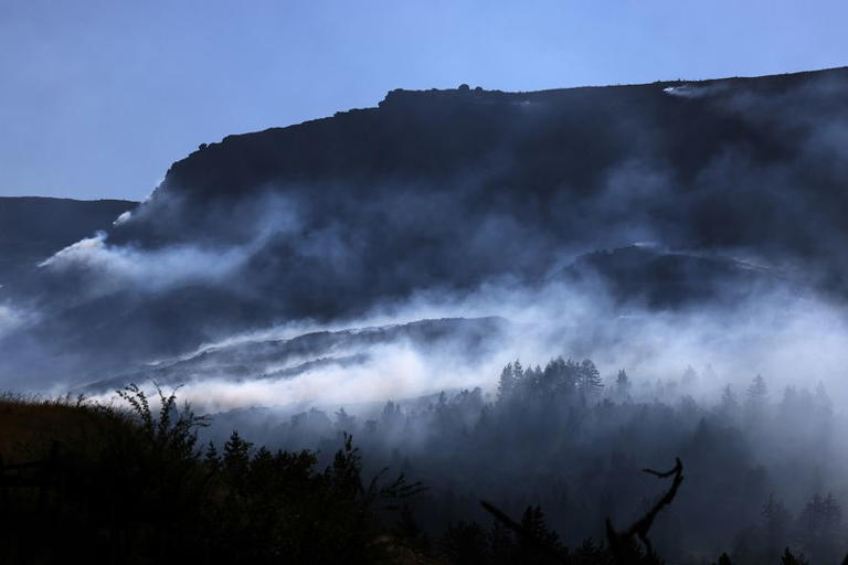 dramatic-video-shows-scale-of-dovestone-moor-fire-as-manchester