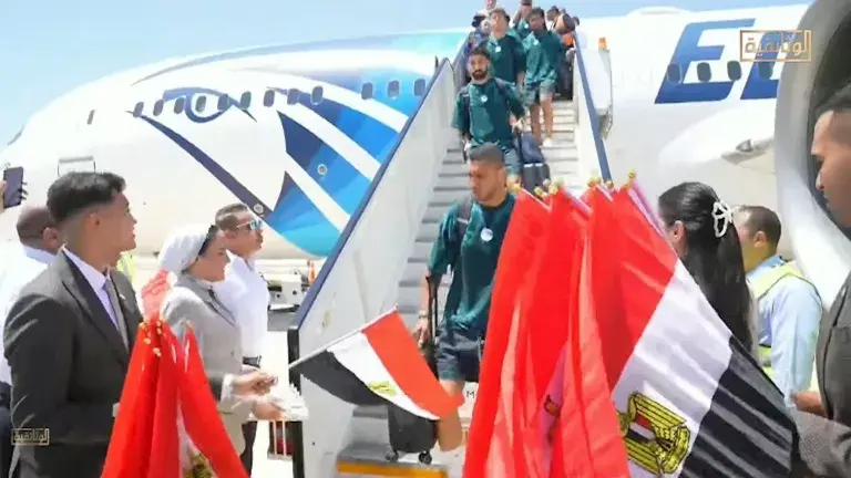 لحظة وصول لاعبي منتخب مصر (8)