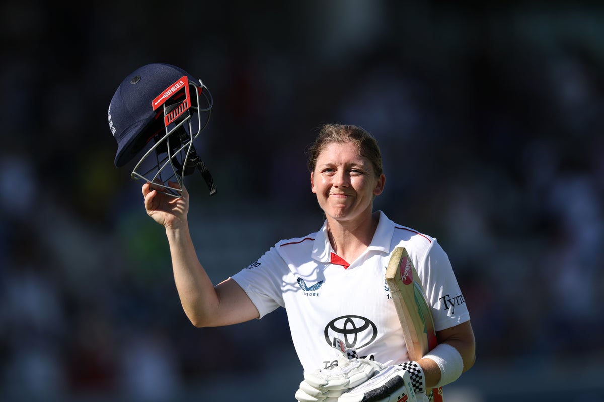 Knight and Beaumont bow out as England slide towards defeat to India