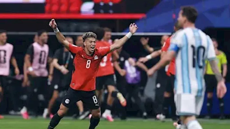 فيفا يختار إمام عاشور أفضل لاعب مصري في كأس العالم (1)