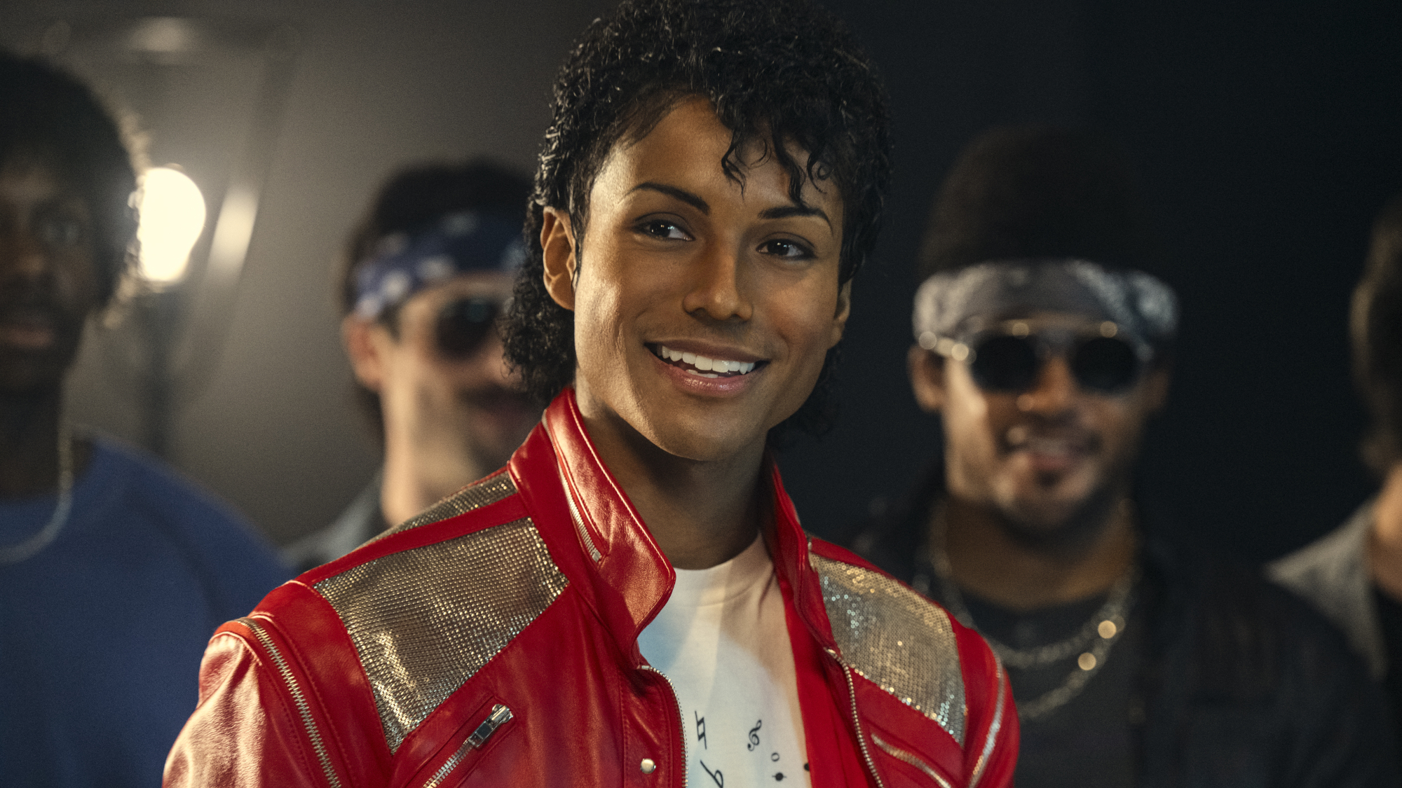 Michael Jackson (Jaafar Jackson) prepares for