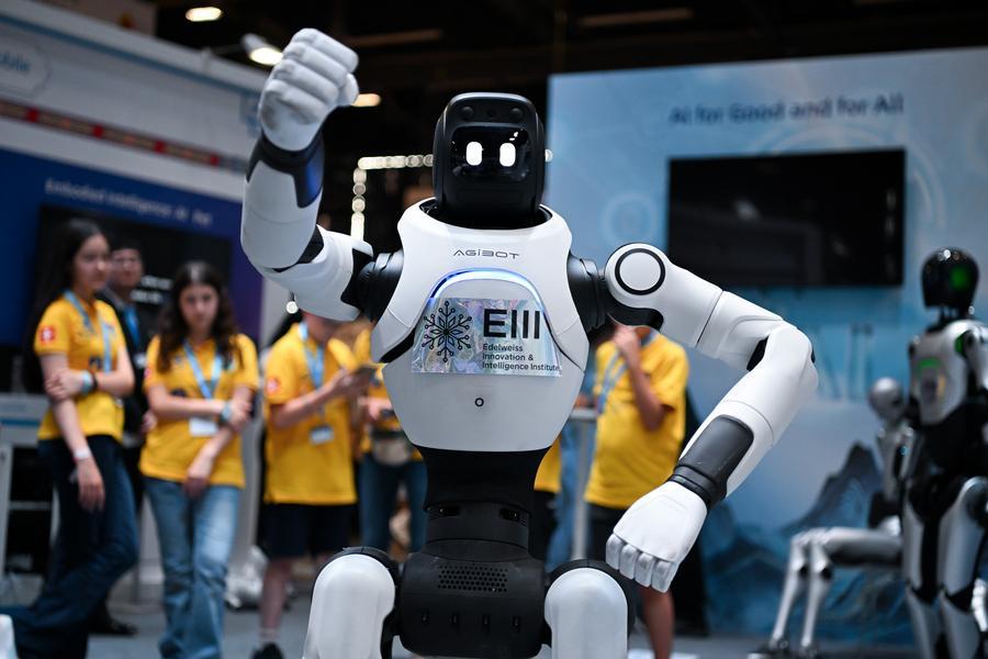 Robot và AI trở thành động lực xuất khẩu công nghệ mới
