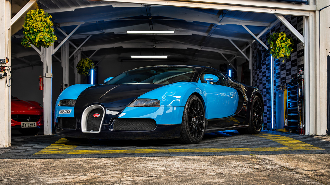 This Bugatti Veyron replica hides an Audi RS6 engine