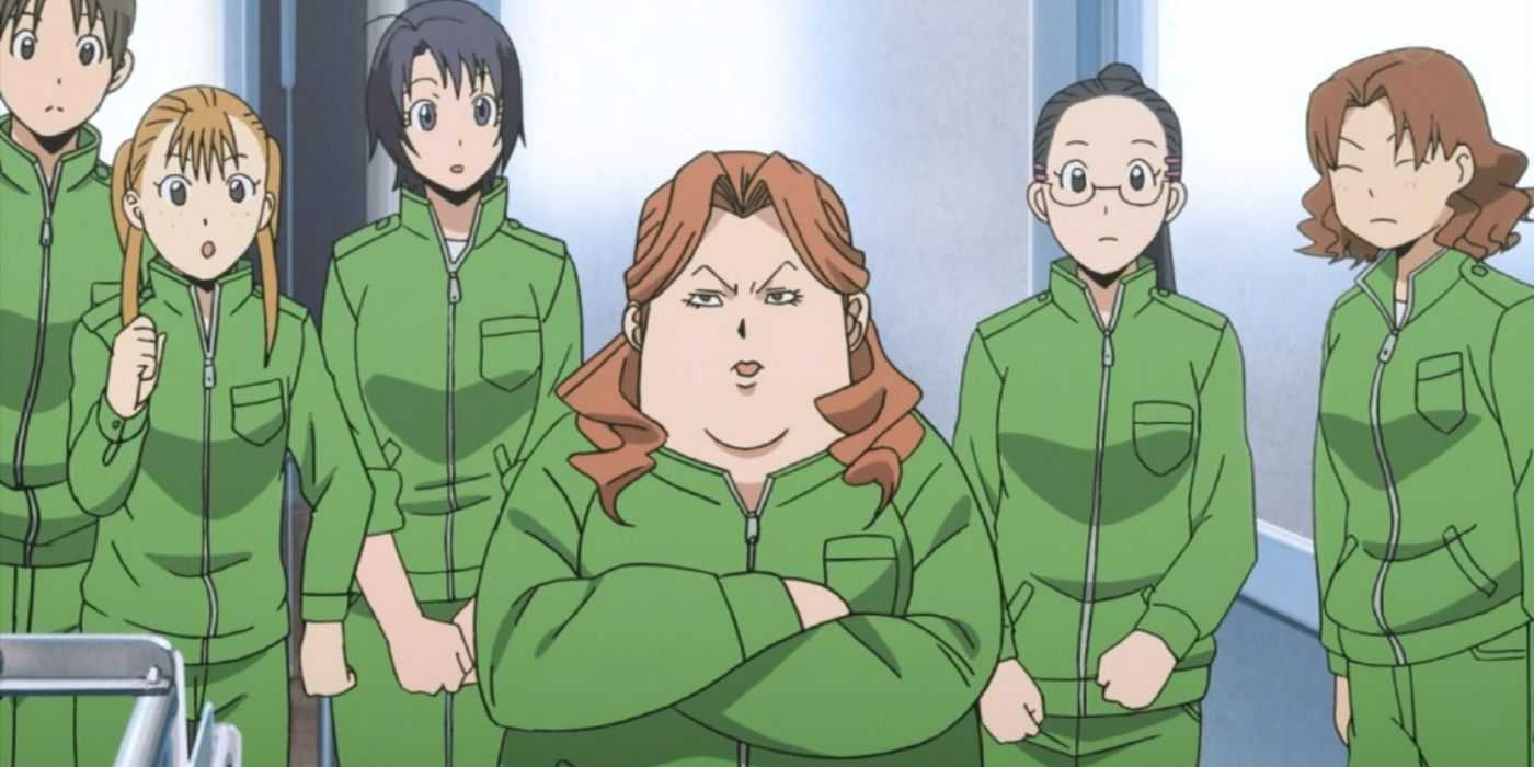 Tamako Inasa and her classmates from Silver Spoon are gathered together while she looks unhappy.