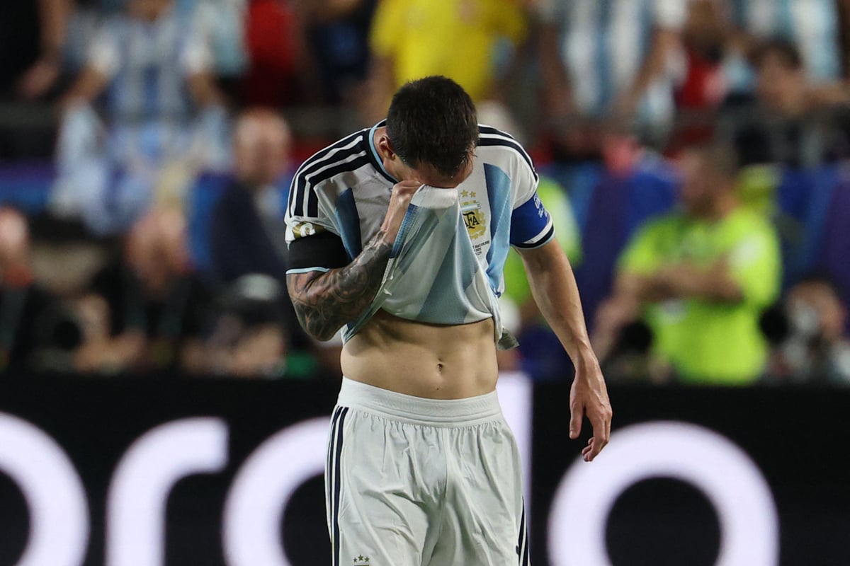 England get three-man Argentina injury update after Messi knock