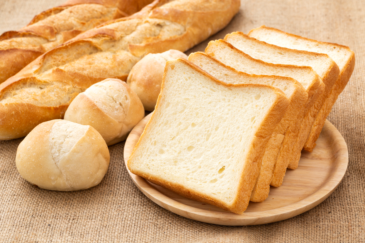 何もつけずにパンを食べる…実は「血糖値」が爆上がり？ 糖尿病専門医に聞いてわかった“まさかの落とし穴”