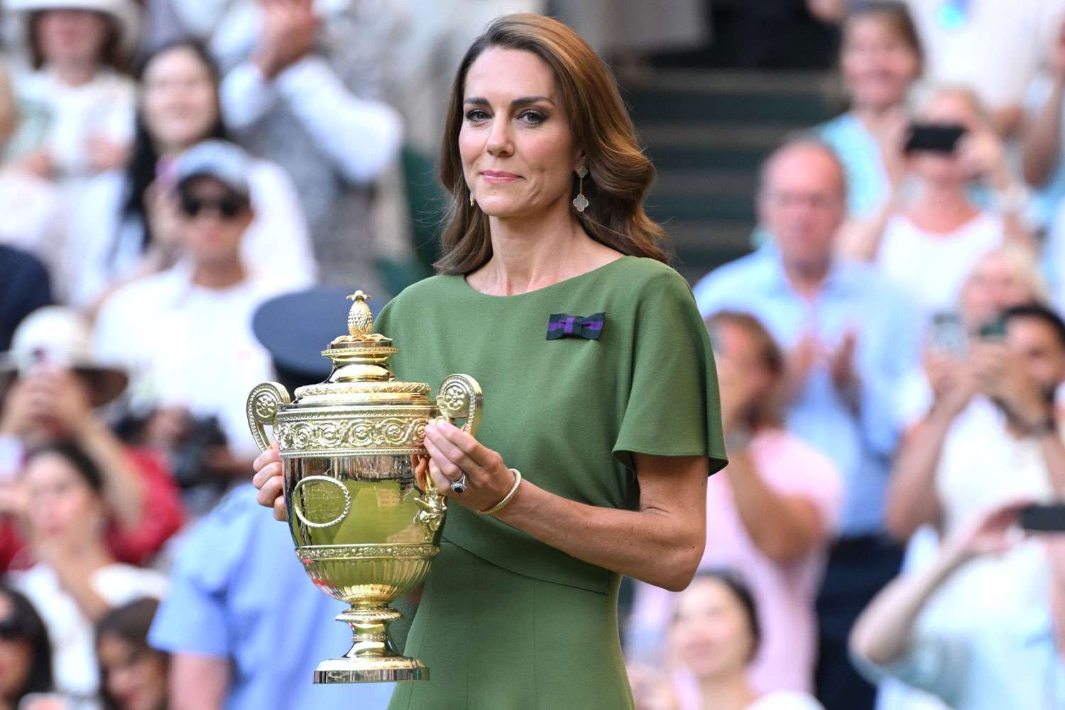 See the best photos as Kate Middleton steps onto Centre Court to present Wimbledon winner with his trophy