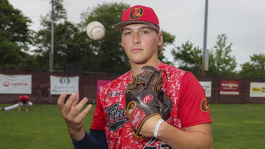 Andy Pettitte's son Luke picked by Yankees in 2026 MLB draft, full scouting report on 2-way player