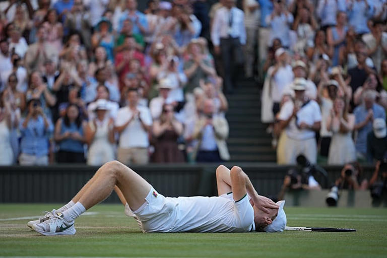 Jannik Sinner defeats Alexander Zverev to win second straight Wimbledon ...