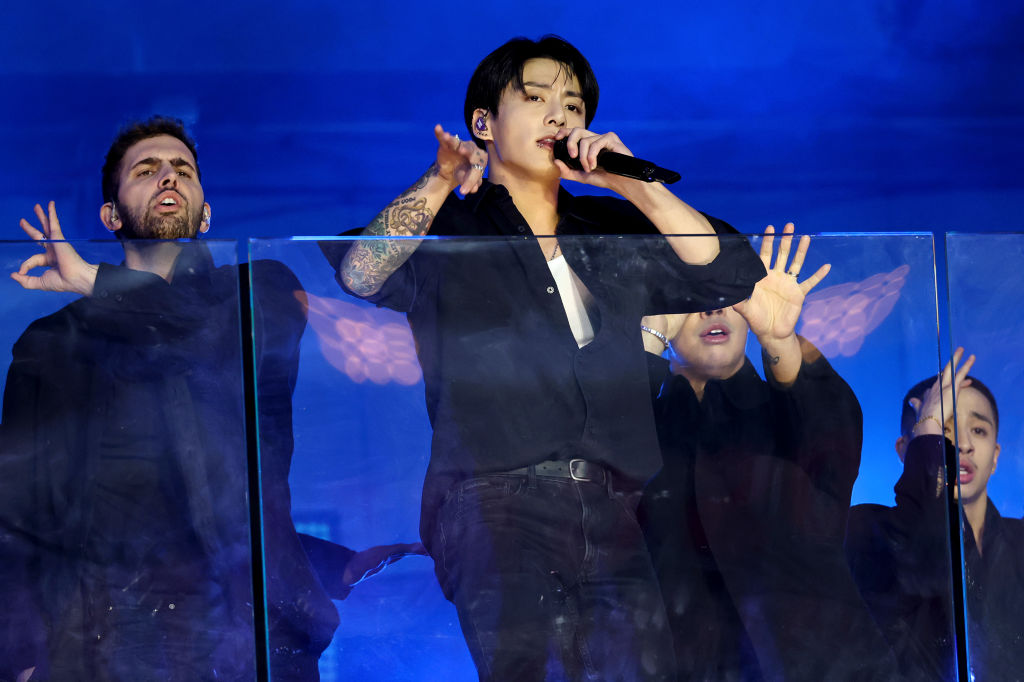 BTS' Jungkook suffers back injury during London concert but finishes the show