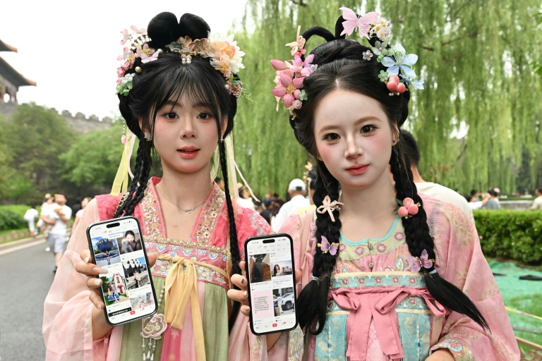 Essential Xiaohongshu App Drives Chinese Travel Trends