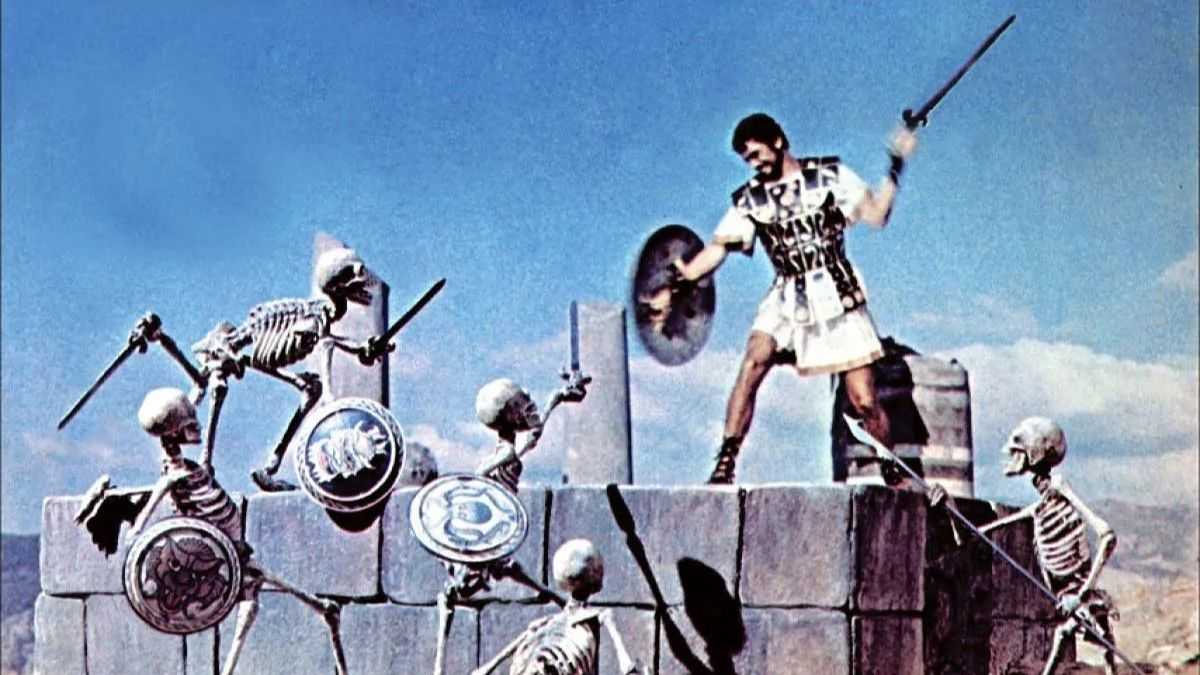 Jason (Todd Armstrong) fighting skeletons in Jason and the Argonauts.