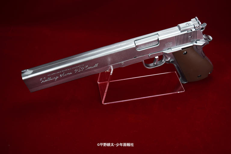 アルゴ舎、「HELLSING」のアーカードが使う2つの銃「ジャッカル」と