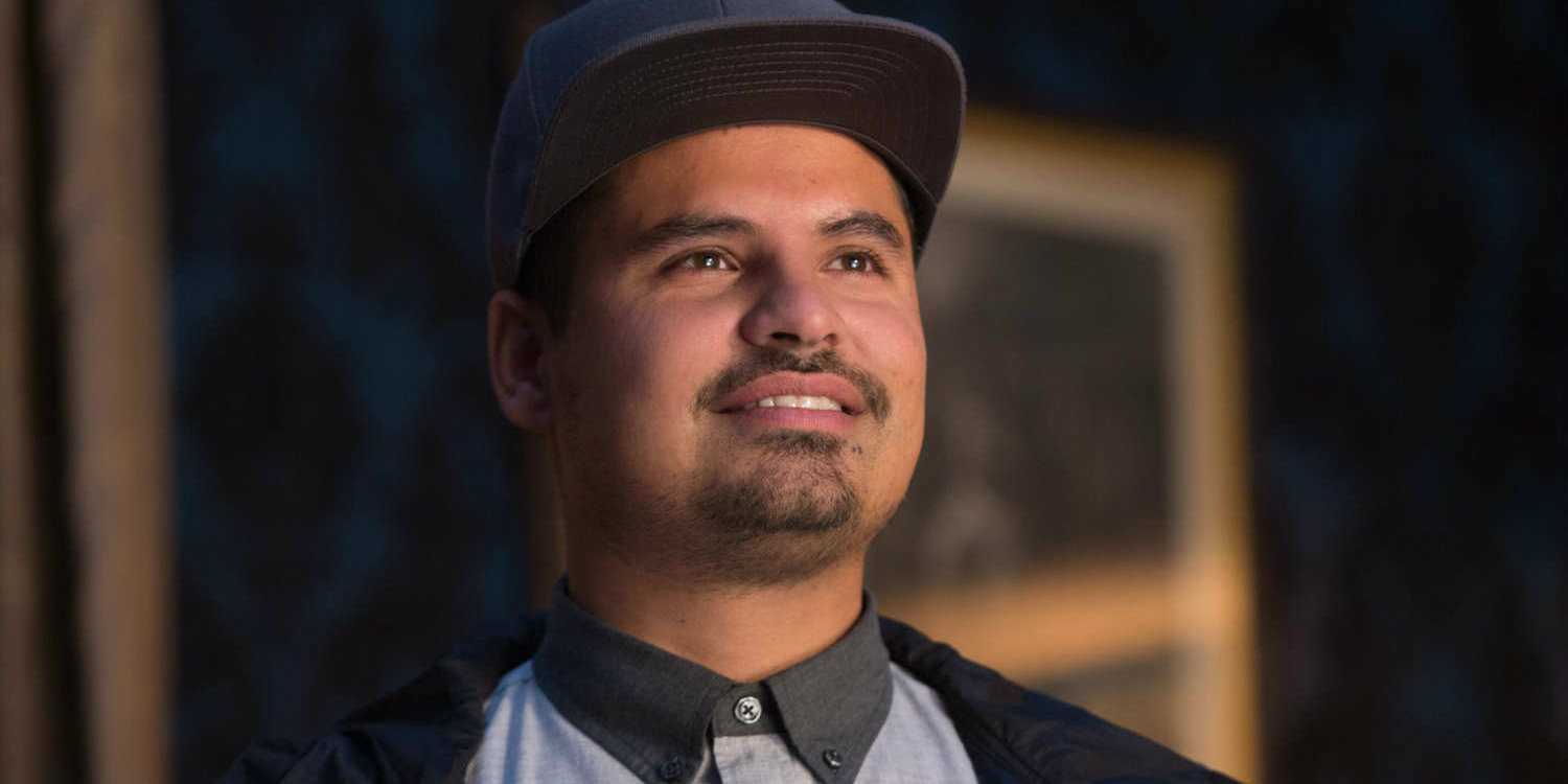 Michael Pena as Luis smiling in Ant-Man