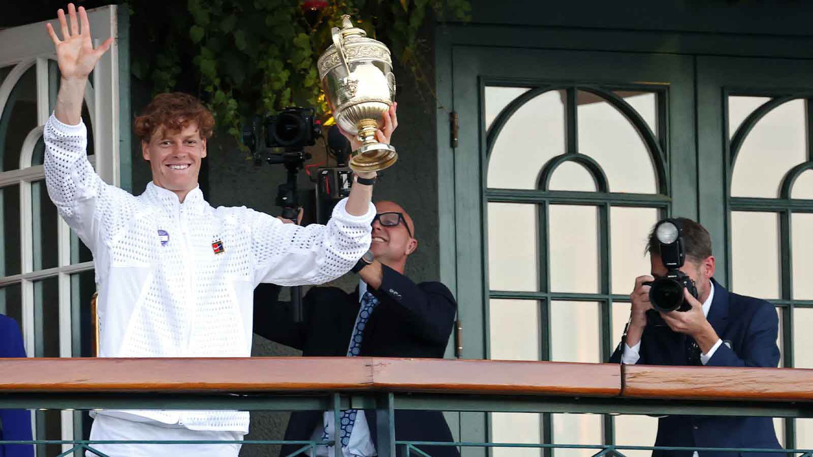 Jannik Sinner’s serve dominated Wimbledon in Roger Federer-esque fashion