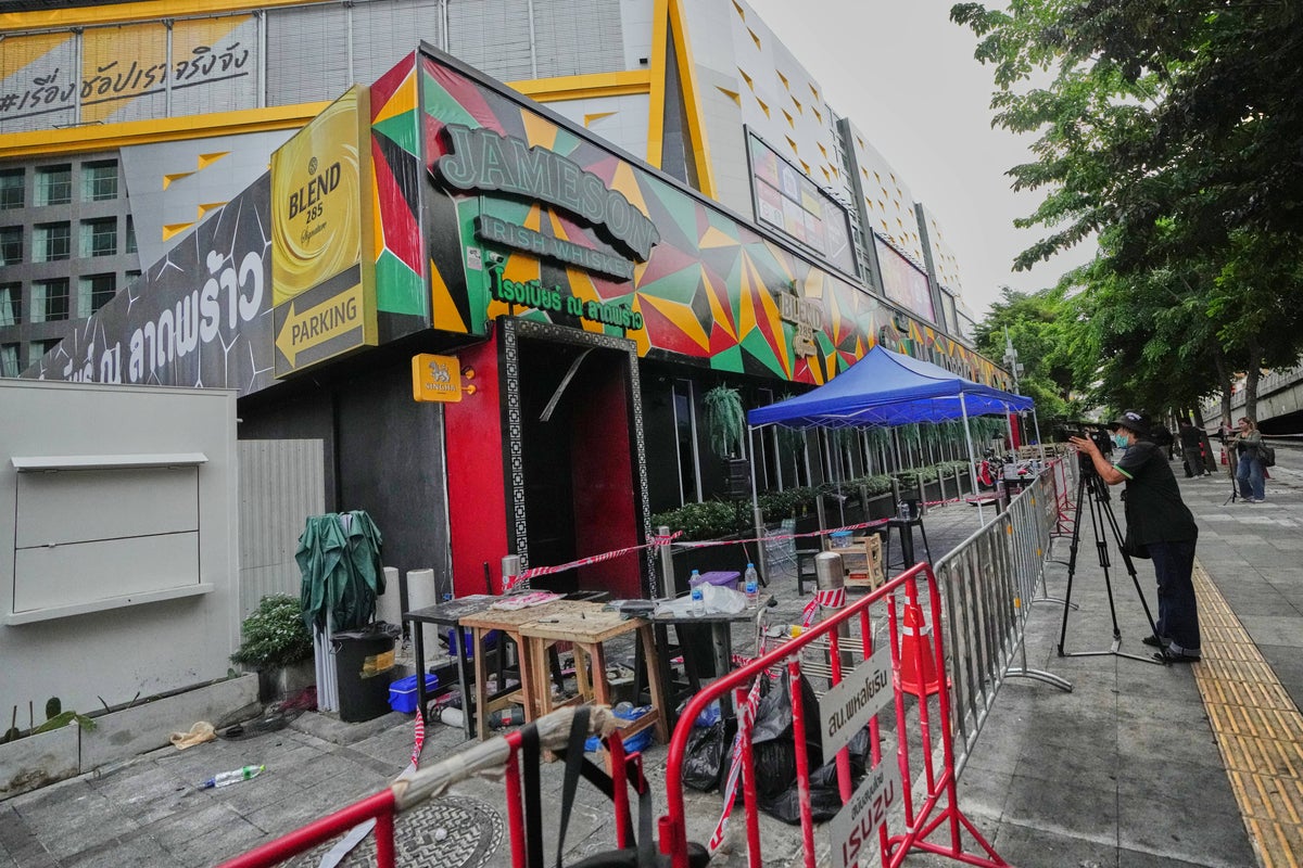 Musician playing at Bangkok bar recalls night of fire