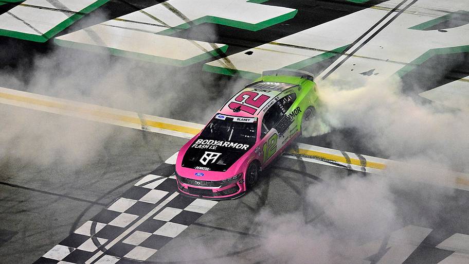 Dominant Blaney takes overtime win over Bell, Hocevar at Atlanta