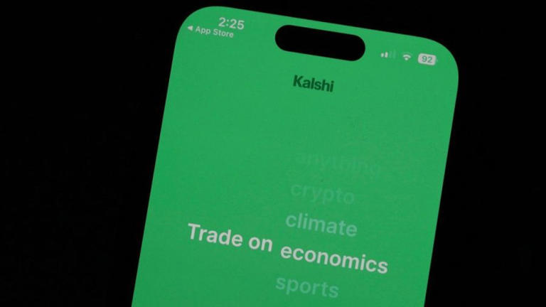 Polymarket, Kalshi users bet $200M on midterm election: Report