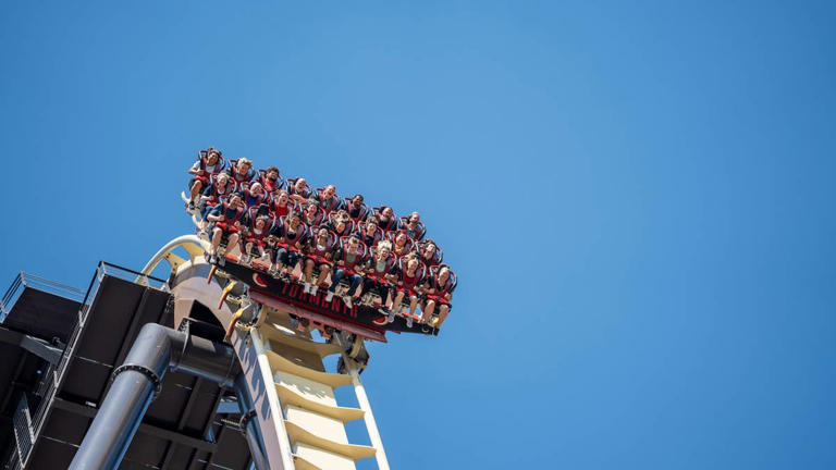 Six Flags Over Texas opens record-breaking Tormenta: Rampaging Run dive ...
