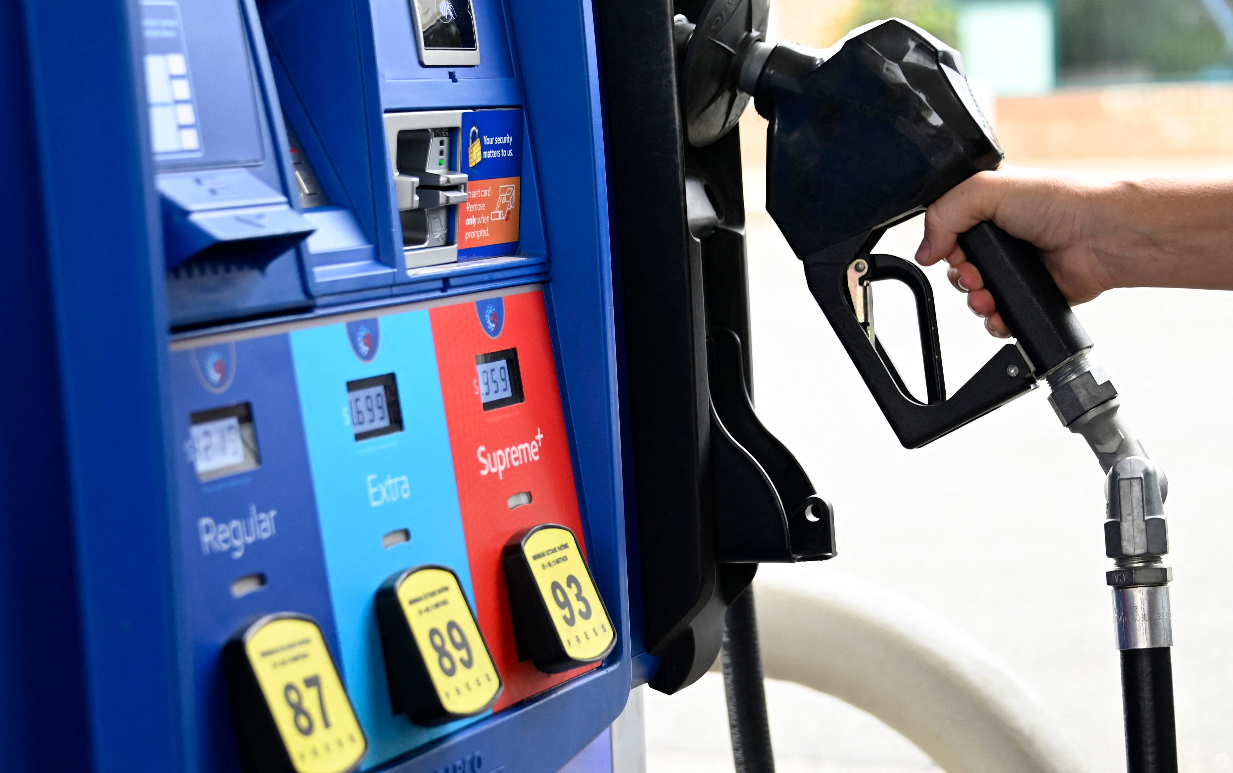 Here's how much Michigan gas prices have dropped since last week