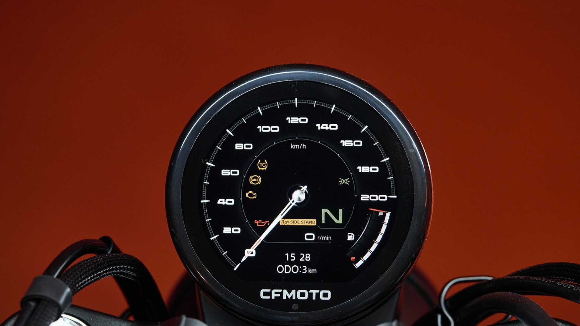 2026 CFMoto 450CL-C circular TFT screen close-up shot