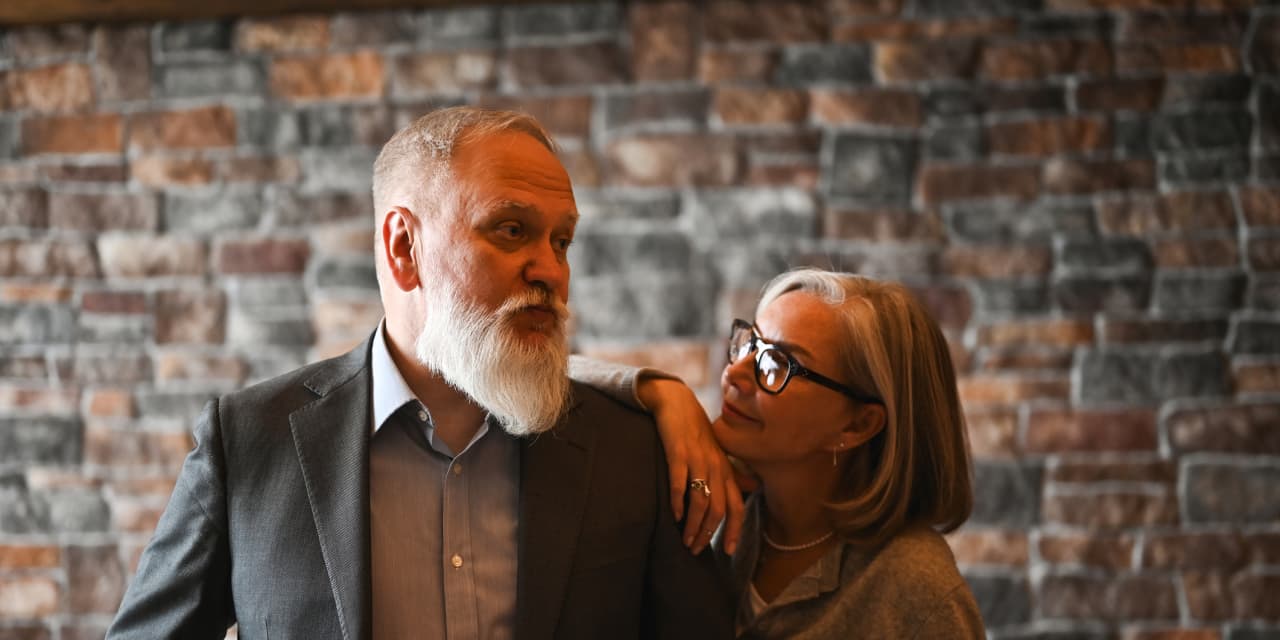 I'm 67 with a $140,000 pension. Should I wait until 70 to claim Social Security so my wife gets more?