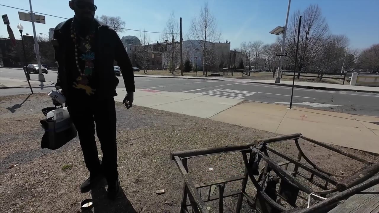 A strange man asked for the machete he pulled from the river - then ...