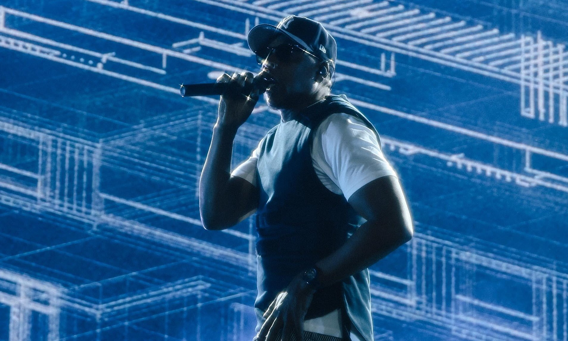 Jay-Z fans left furious as they're kept waiting for five hours at his Yankee Stadium concert