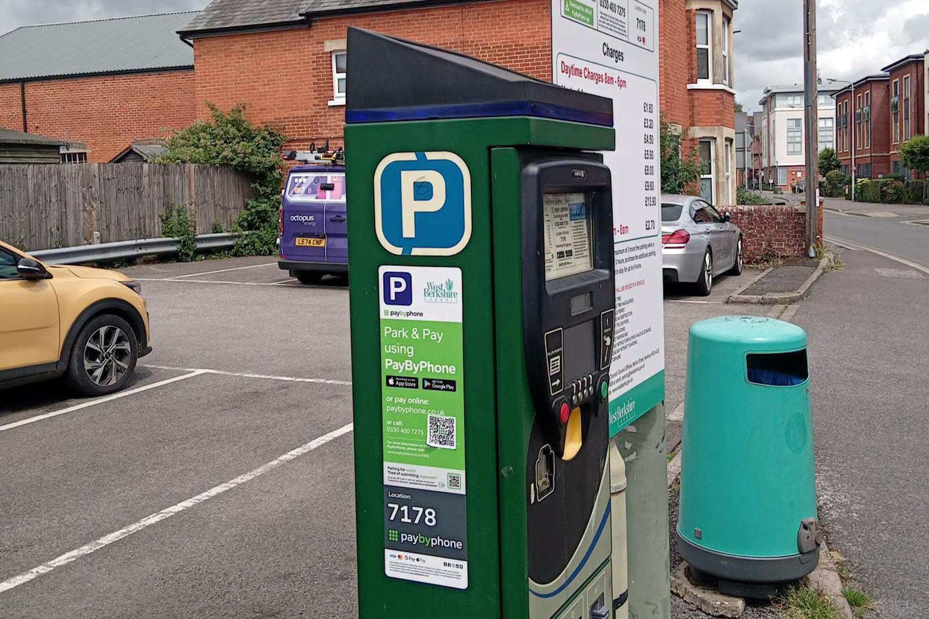 Council warns of scammers placing fake QR codes on parking machines