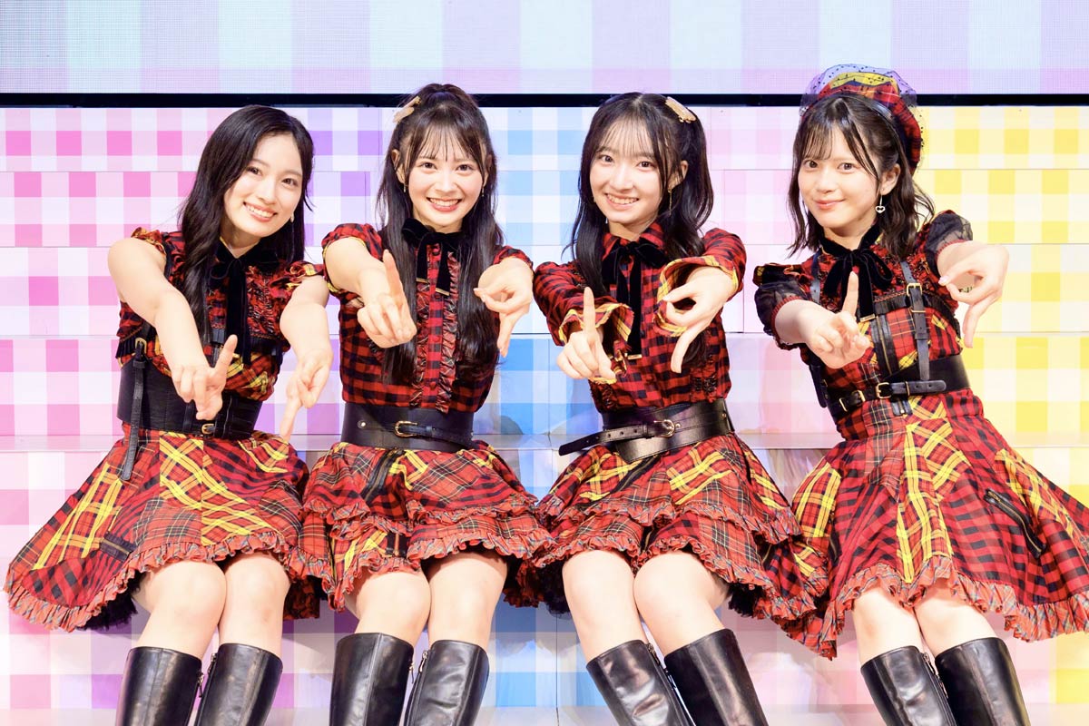 AKB48 19期生昇格記念ライブに白鳥沙怜がサプライズ登場! 伊藤百花も