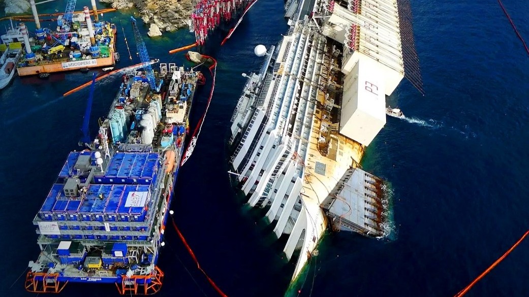 The captain delayed evacuation - then an $800 million effort tried to ...