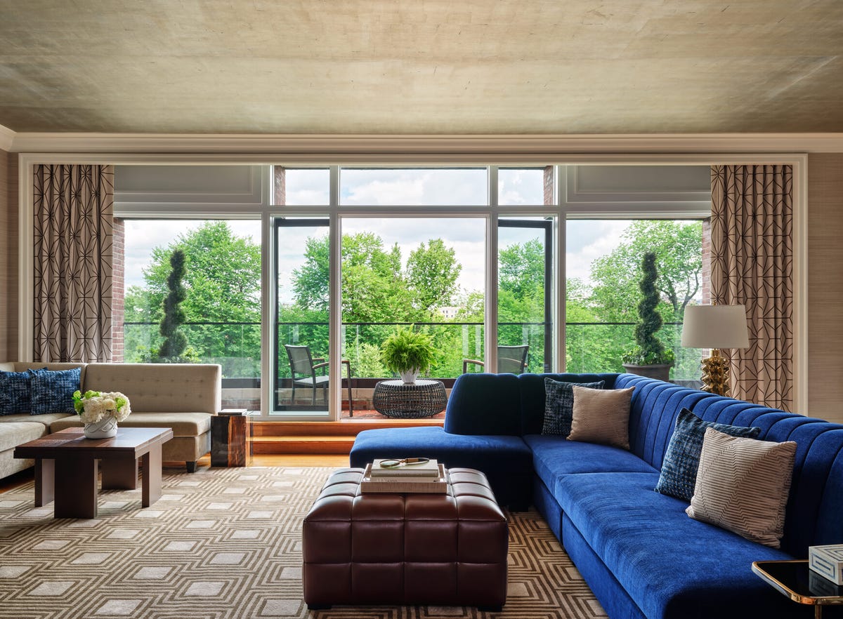 fsboston-royal-suite-great-room.jpg
