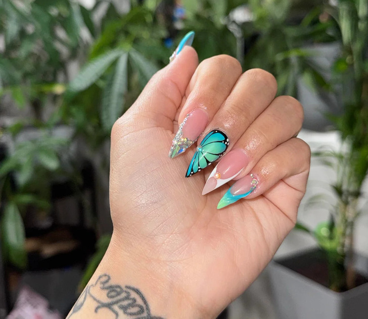 19 Women Showed Their Summer Manicures and Proved That Nail Art Is Pure Joy at Any Age