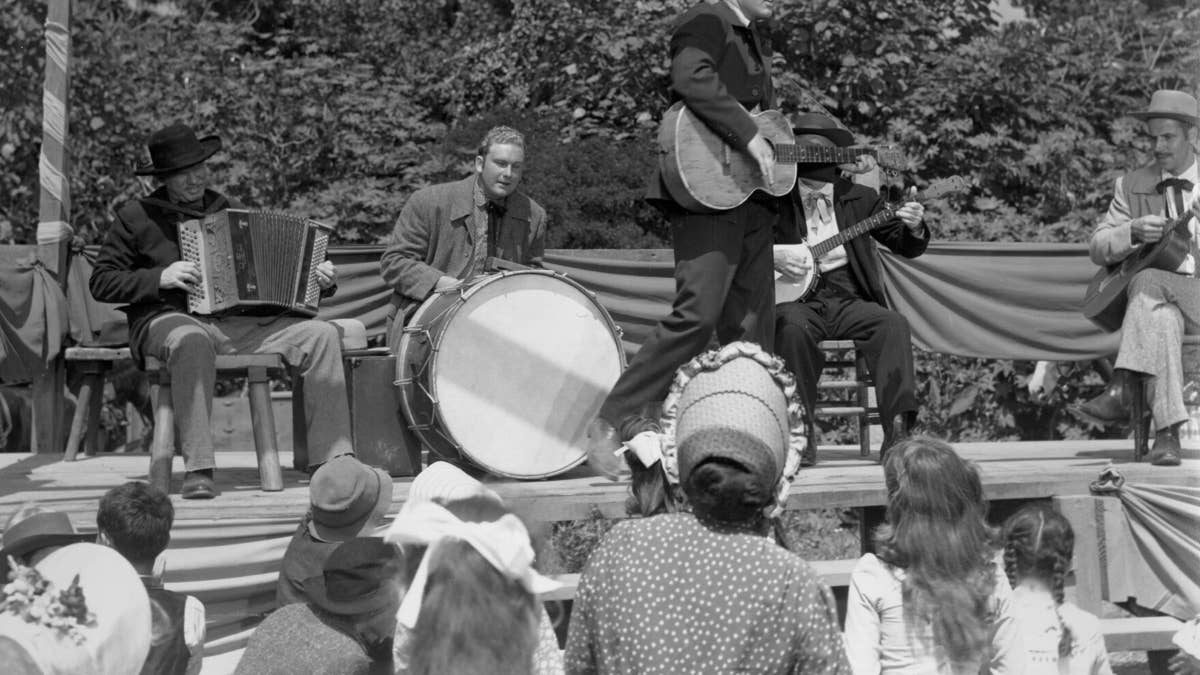 70 Years Ago: Elvis Presley Released 'Don't Be Cruel'
