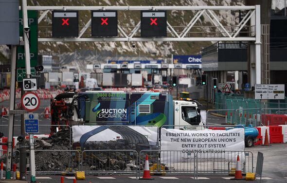 BRITAIN-FRANCE-EU-IMMIGRATION-GOVERNMENT-DIPLOMACY-TRANSPORT