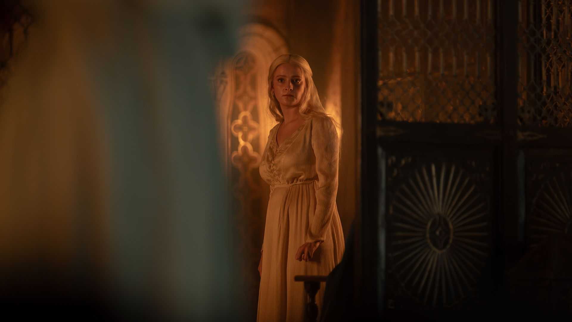 Helaena in her night clothes in House of the Dragon season 3