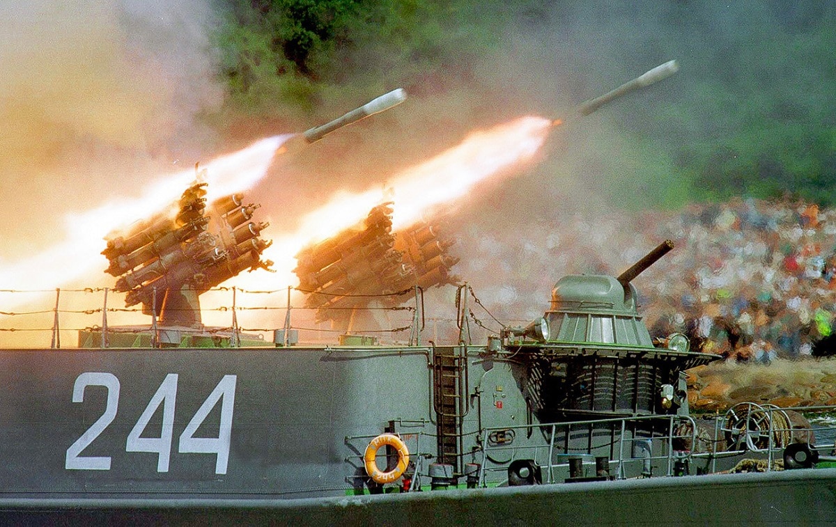 Russia staged a live-fire drill off England just hours into the new PM’s term — and analysts say Moscow is sizing him up