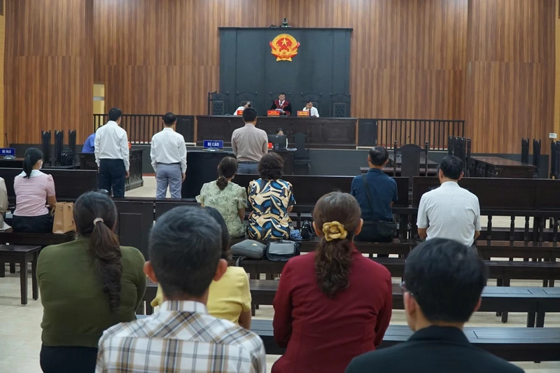 Vụ 'tán sỏi trên giấy' ở Bệnh viện Đa khoa Vùng Tây Nguyên: Cựu giám đốc được hưởng án treo