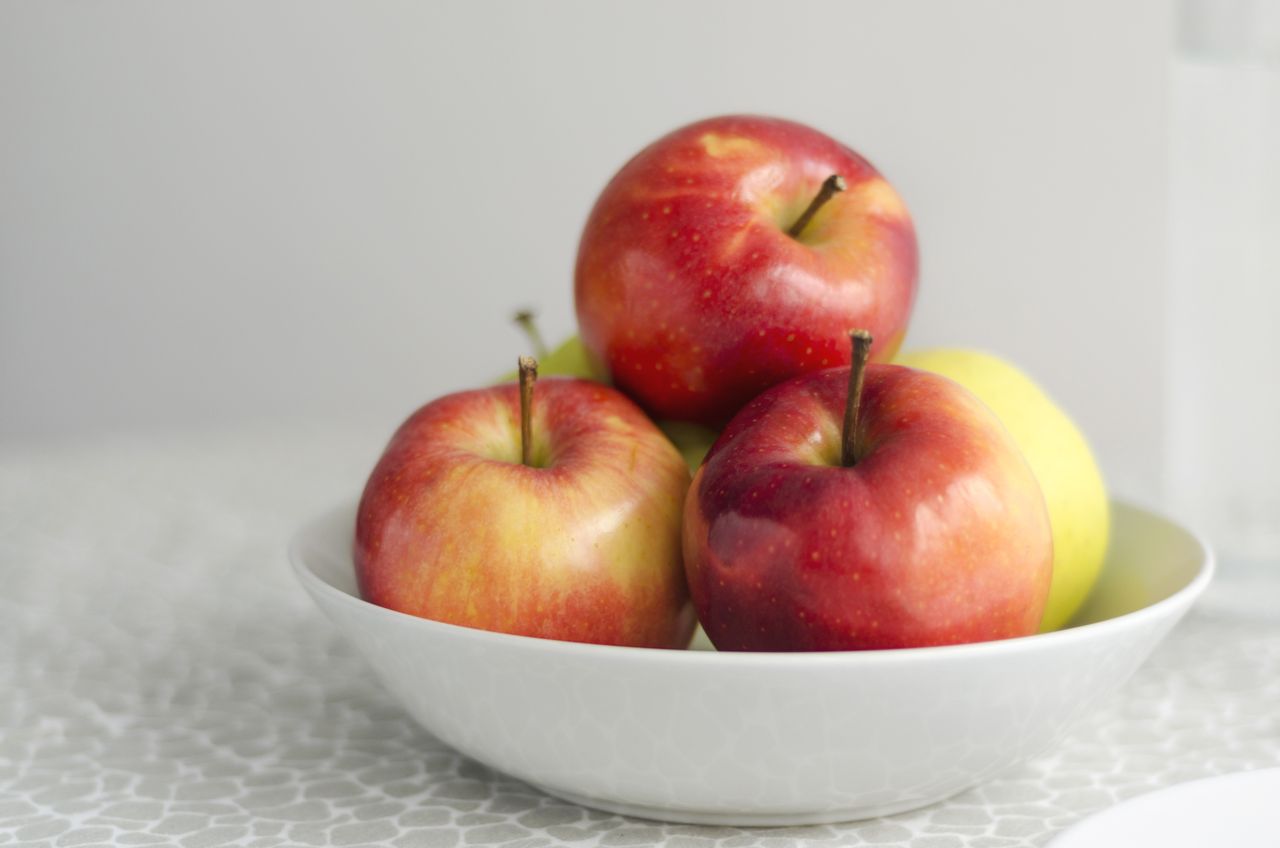 Bowl of apples