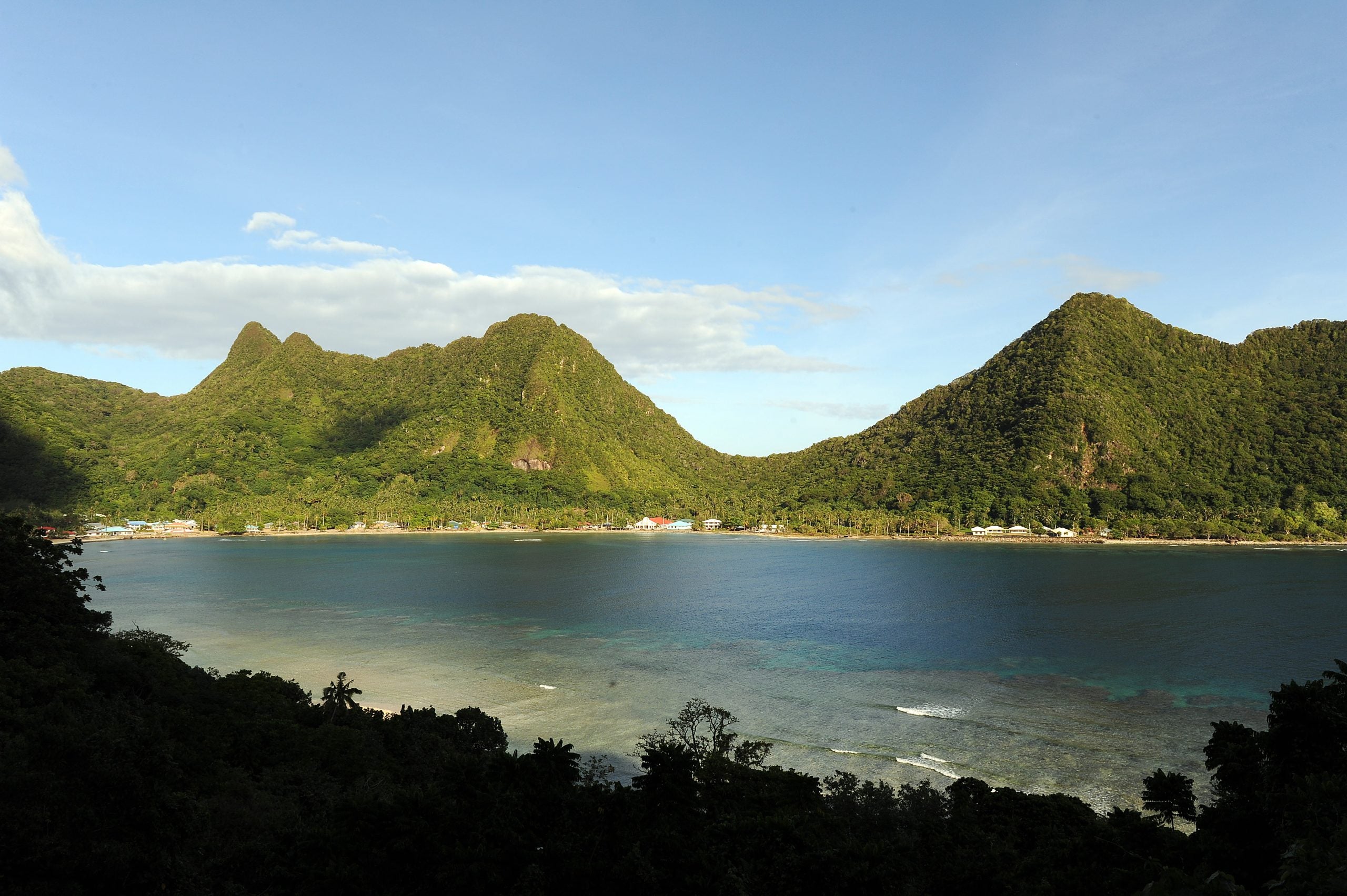 The picturesque village of Vatia is surrounded by a national park in American Samoa on October 3, 2009. The village lines a coral-fringed bay which is home to large colonies of frigates, boobies, white terns and noddy terns. AFP PHOTO / Torsten BLACKWOOD
