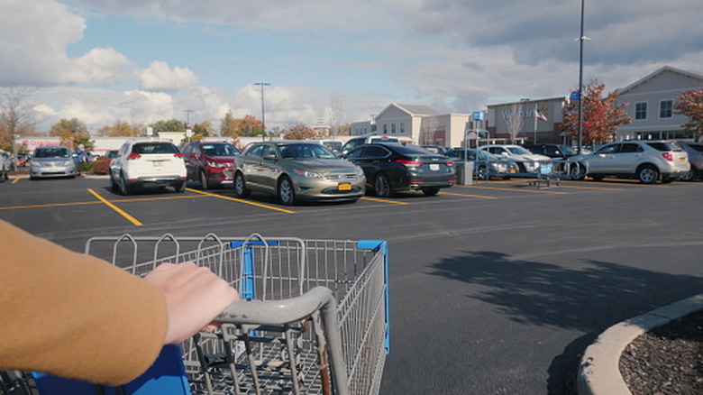Are grocery stores really tracking your car and license plate?