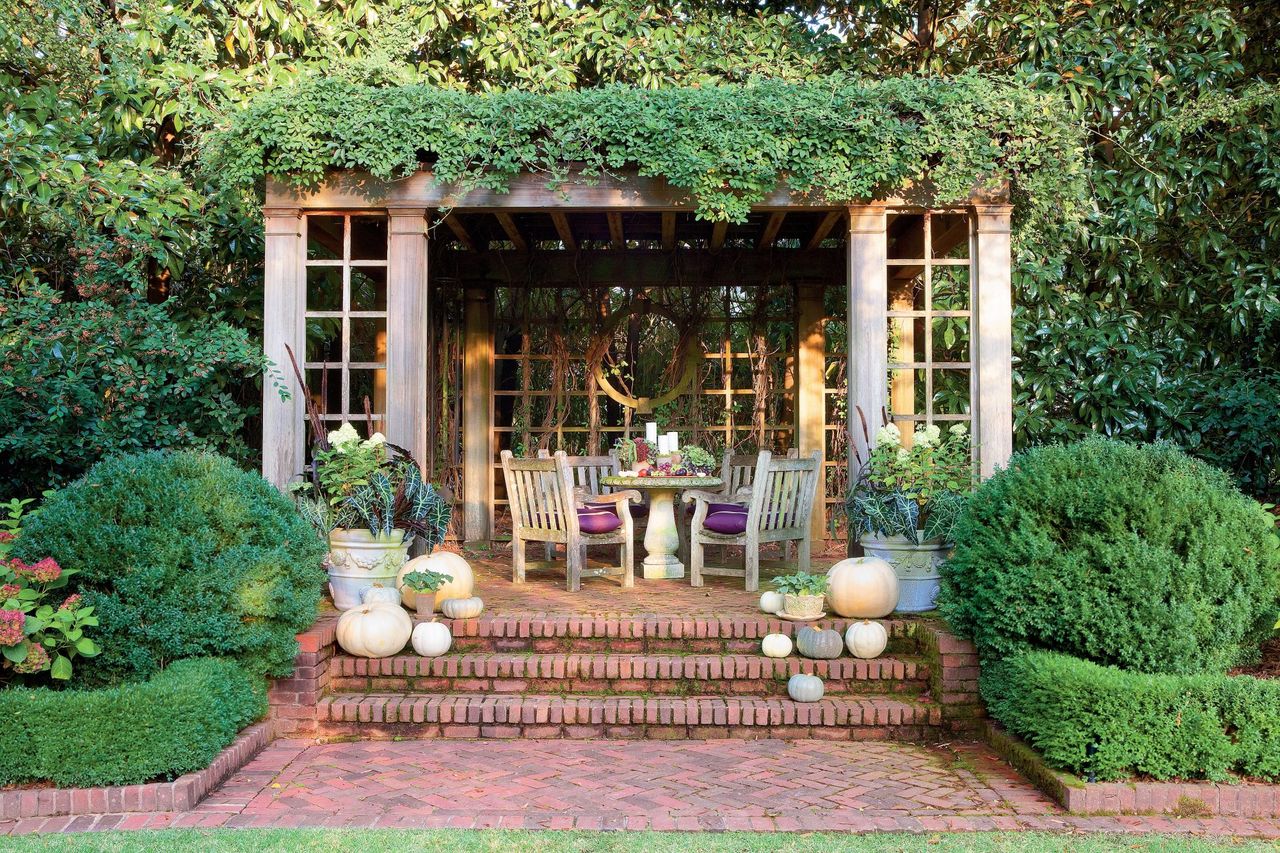 Arrange White Pumpkins