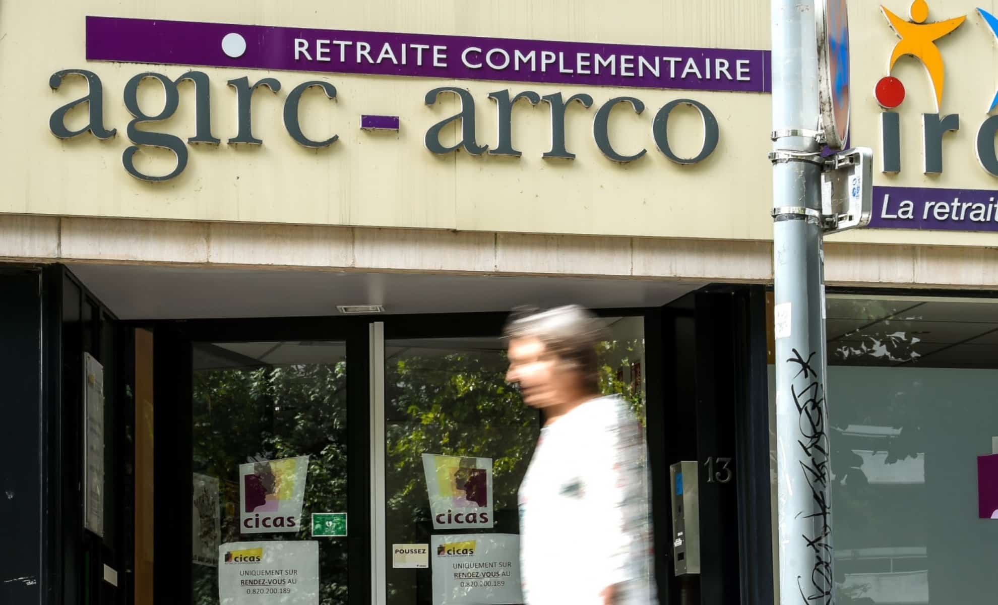 Agirc-Arrco : deux aides gratuites disponibles pour les retraités de 75 ans