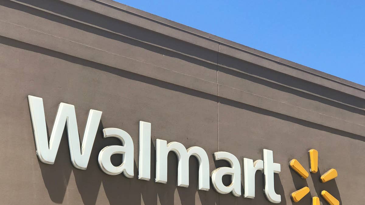 Walmart’s $5 SNAP fleece pullover ‘looks so expensive’