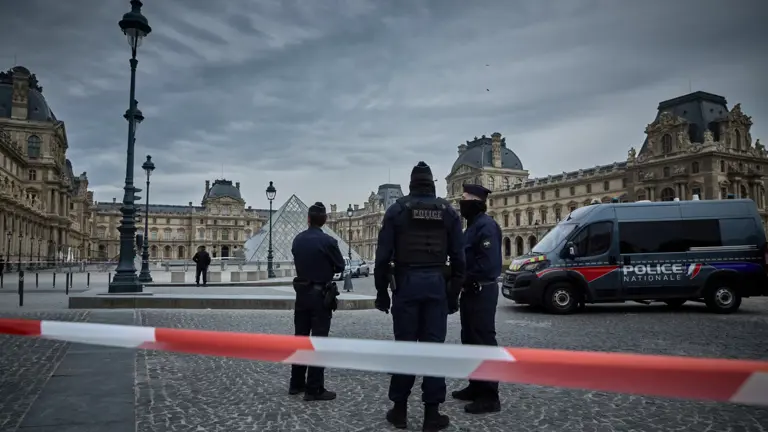 Podíamos levar mais. Mentor do assalto ao Louvre não ficou contente